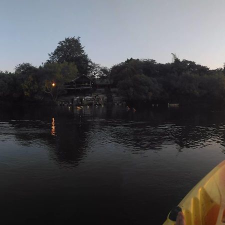 Caprivi Houseboat Safari Lodge Катима-Мулило Экстерьер фото