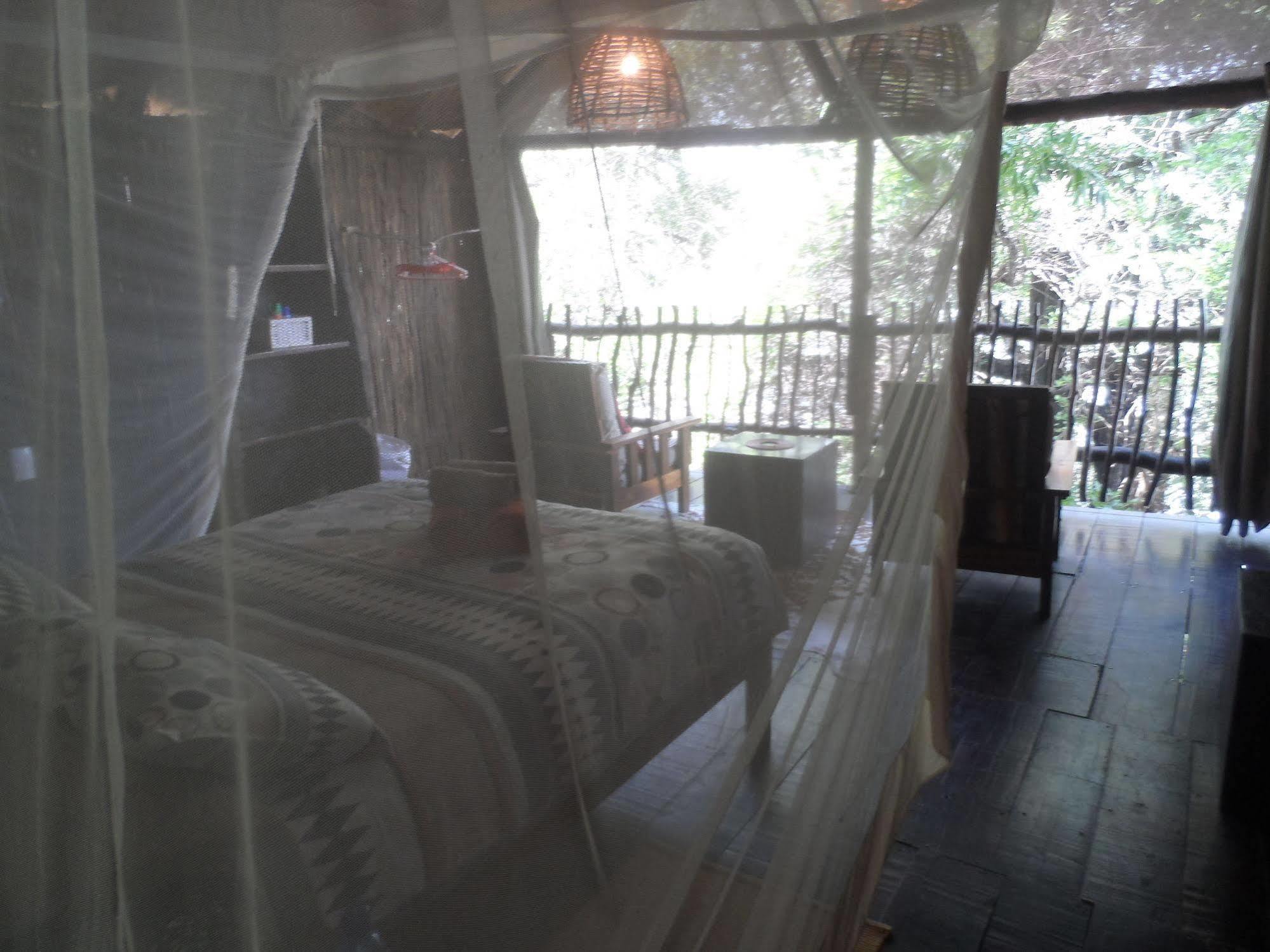 Caprivi Houseboat Safari Lodge Катима-Мулило Экстерьер фото