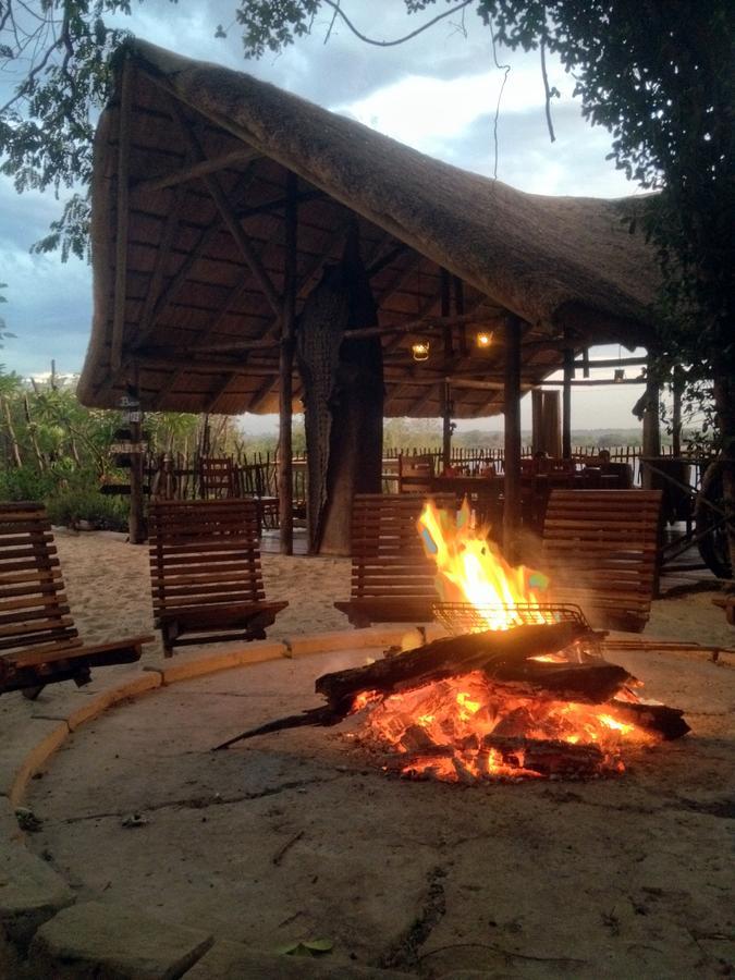 Caprivi Houseboat Safari Lodge Катима-Мулило Экстерьер фото